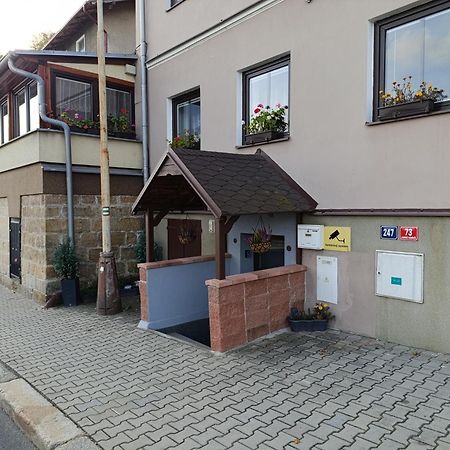 德辛U Bocmana S Vyhledem Na Zamek A Labe公寓 外观 照片