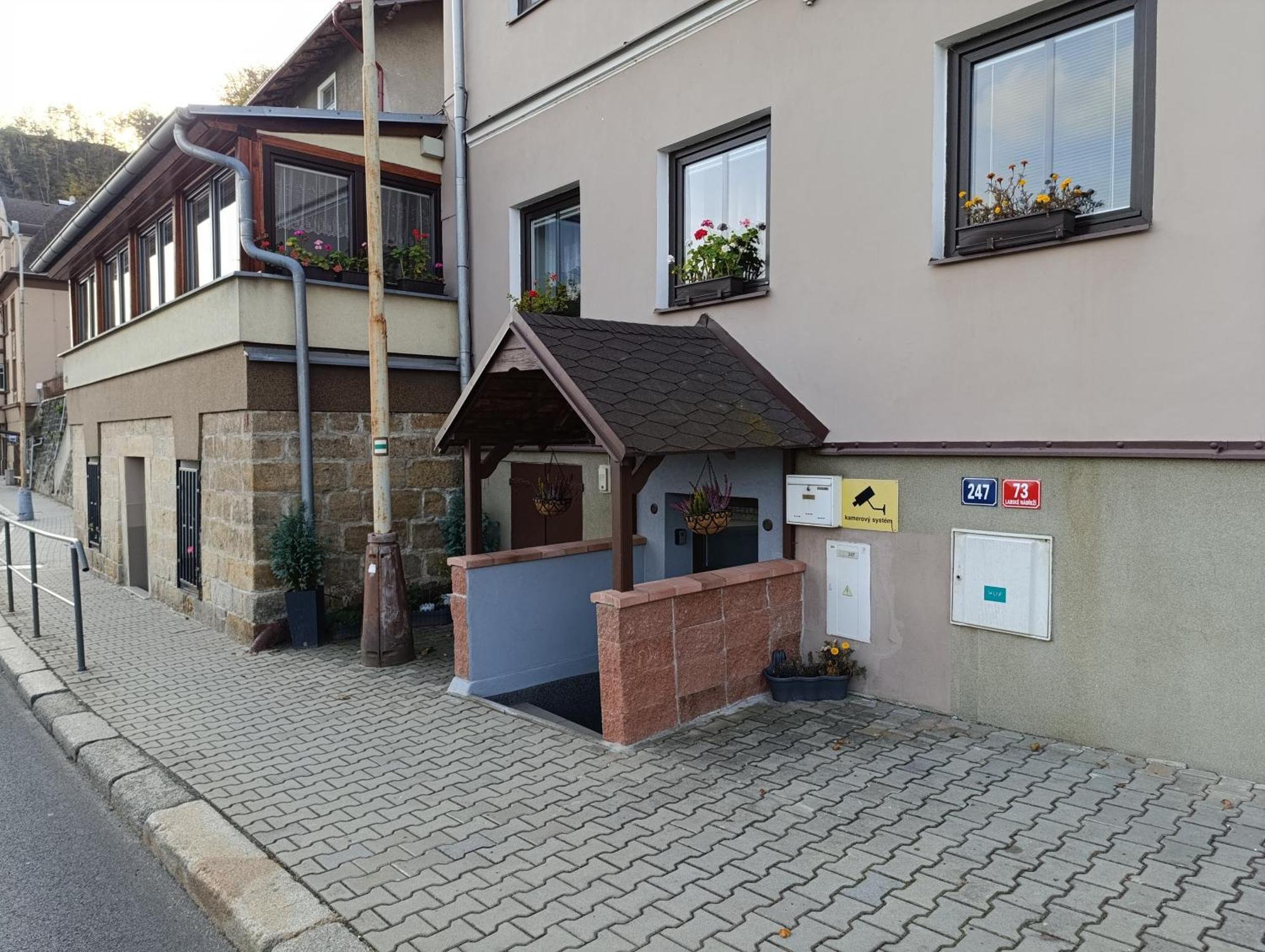 德辛U Bocmana S Vyhledem Na Zamek A Labe公寓 外观 照片